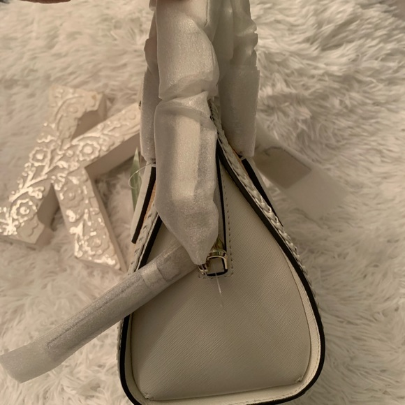 Sold!! Kate Spade ♠️ Medium leather straw satche - Picture 9 of 15